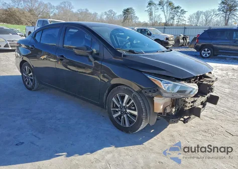2021 Nissan Versa Sv z USA, uszkodzony, nr VIN 3N1CN8EV7ML813817